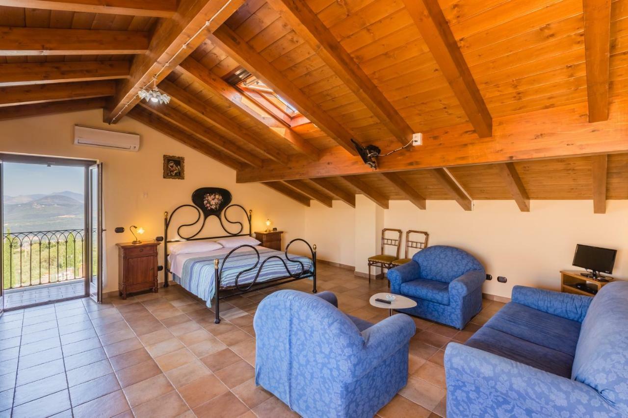 Villa La Casetta Sonnino ภายนอก รูปภาพ