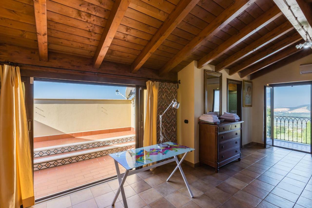 Villa La Casetta Sonnino ภายนอก รูปภาพ